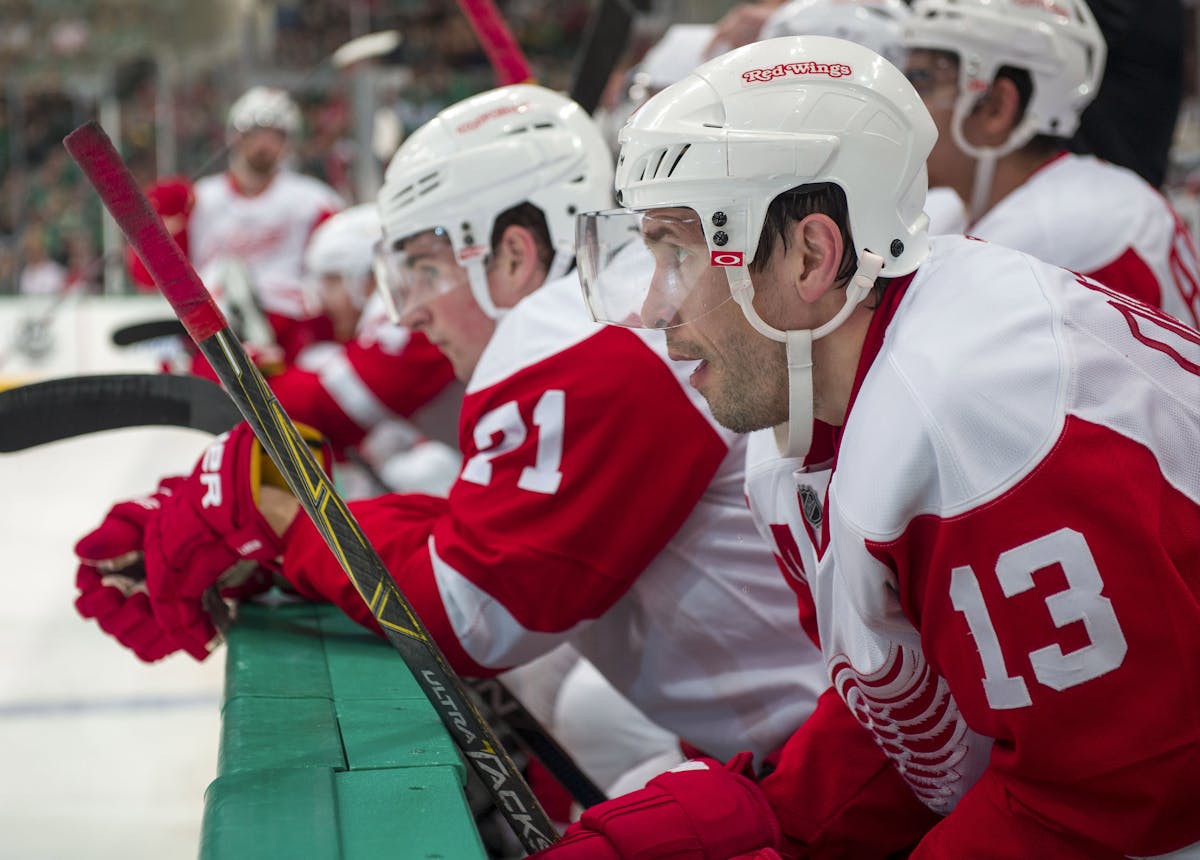 Red Wings dump Datsyuk's contract on Coyotes, become players for Stamkos 