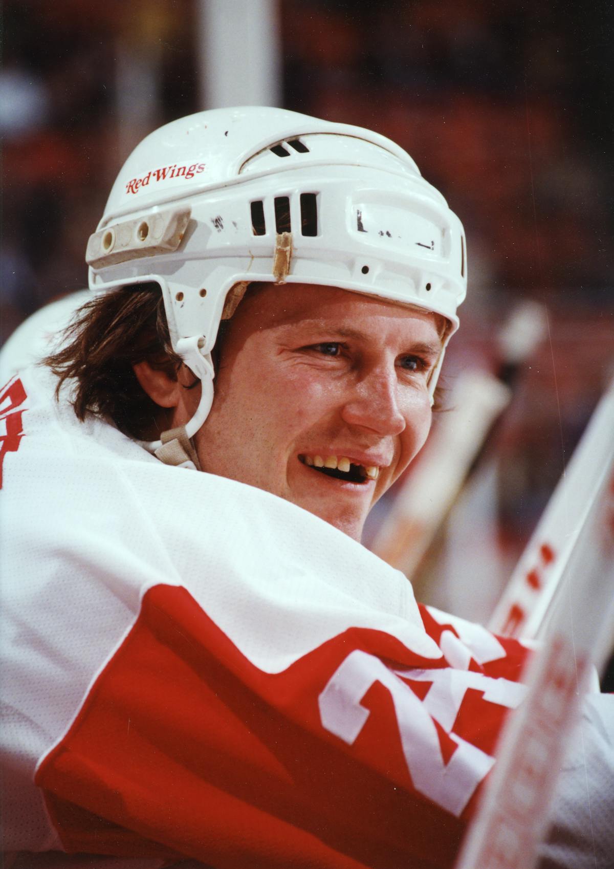 Former Detroit Red Wings player Bob Probert dies during boating