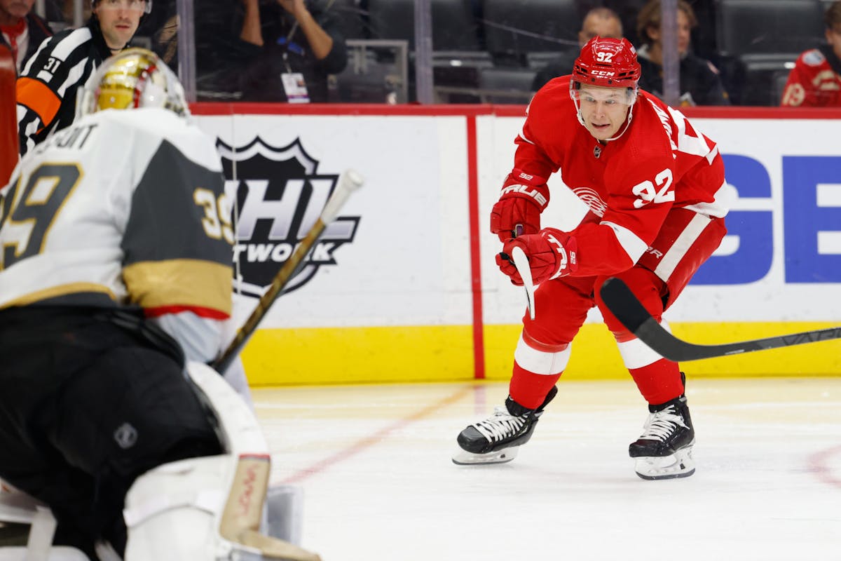 Red Wings trade Namestnikov to Dallas for a 2024 4th WingsNation