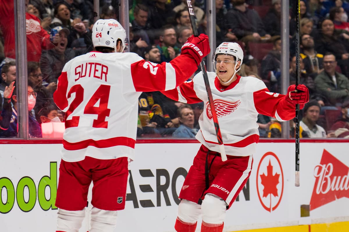 Suter ends slump with deciding goal in 1–0 Detroit win over Canucks