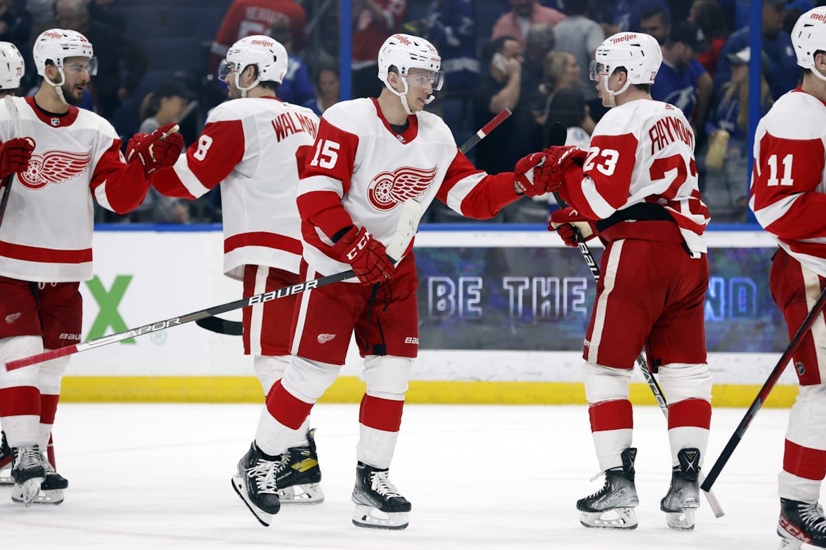 Jakub Vrana scores four goals in breakthrough game with Red Wings